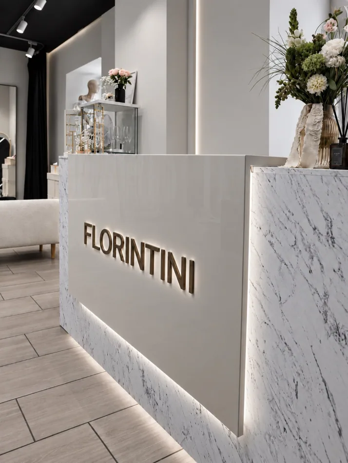 Стойка администратора свадебного салона Florintini